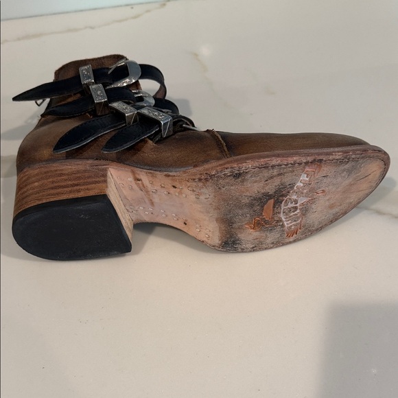 Free Bird Scarlett Brown and Black Women's Ankle Boots size 9 - Picture 4 of 5